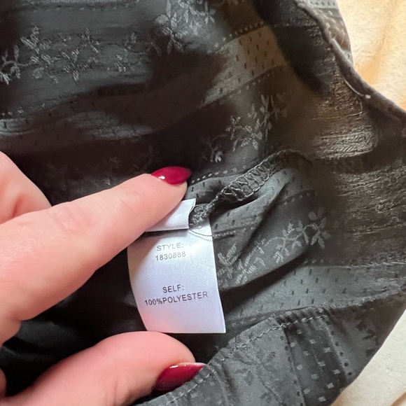 Flowy faux silk vneck blouse - Picture 4 of 6